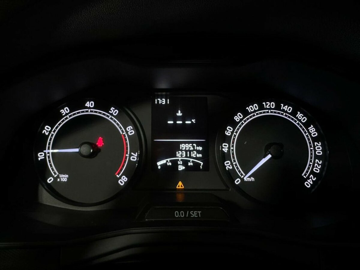 Купить Skoda Rapid с пробегом. Фото: #9