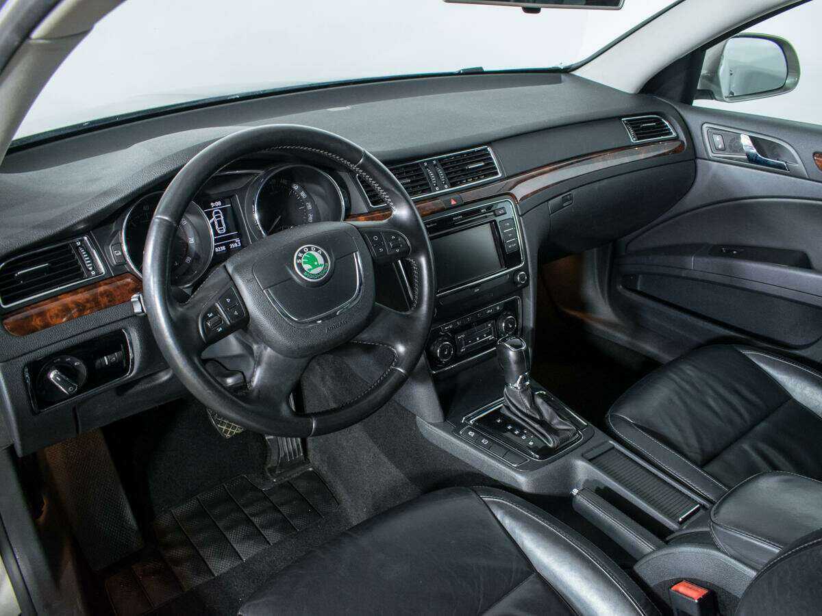 Купить Skoda Superb с пробегом. Фото: #12