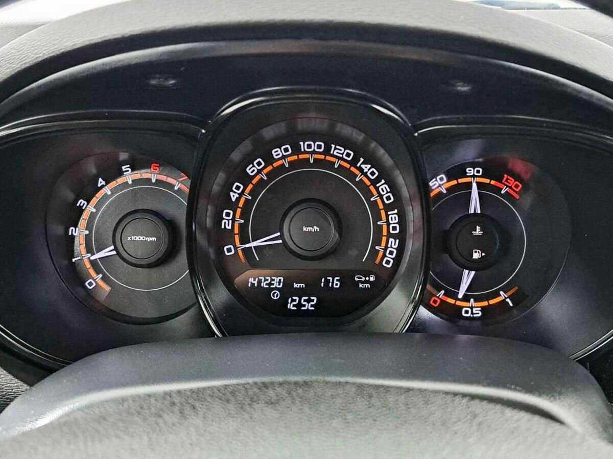 Купить Lada (ВАЗ) Vesta с пробегом. Фото: #11