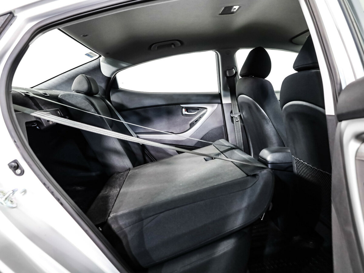 Купить Hyundai Elantra с пробегом. Фото: #16