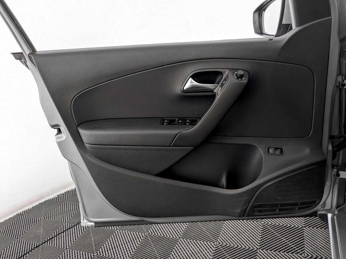 Купить Volkswagen Polo с пробегом. Фото: #17