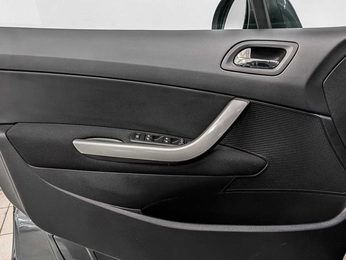 Купить Peugeot 308 с пробегом. Фото: #16