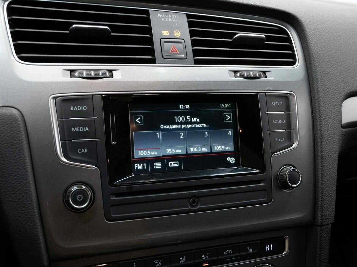 Купить Volkswagen Golf с пробегом. Фото: #19