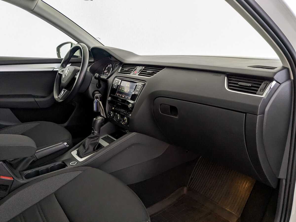Купить Skoda Octavia с пробегом. Фото: #10