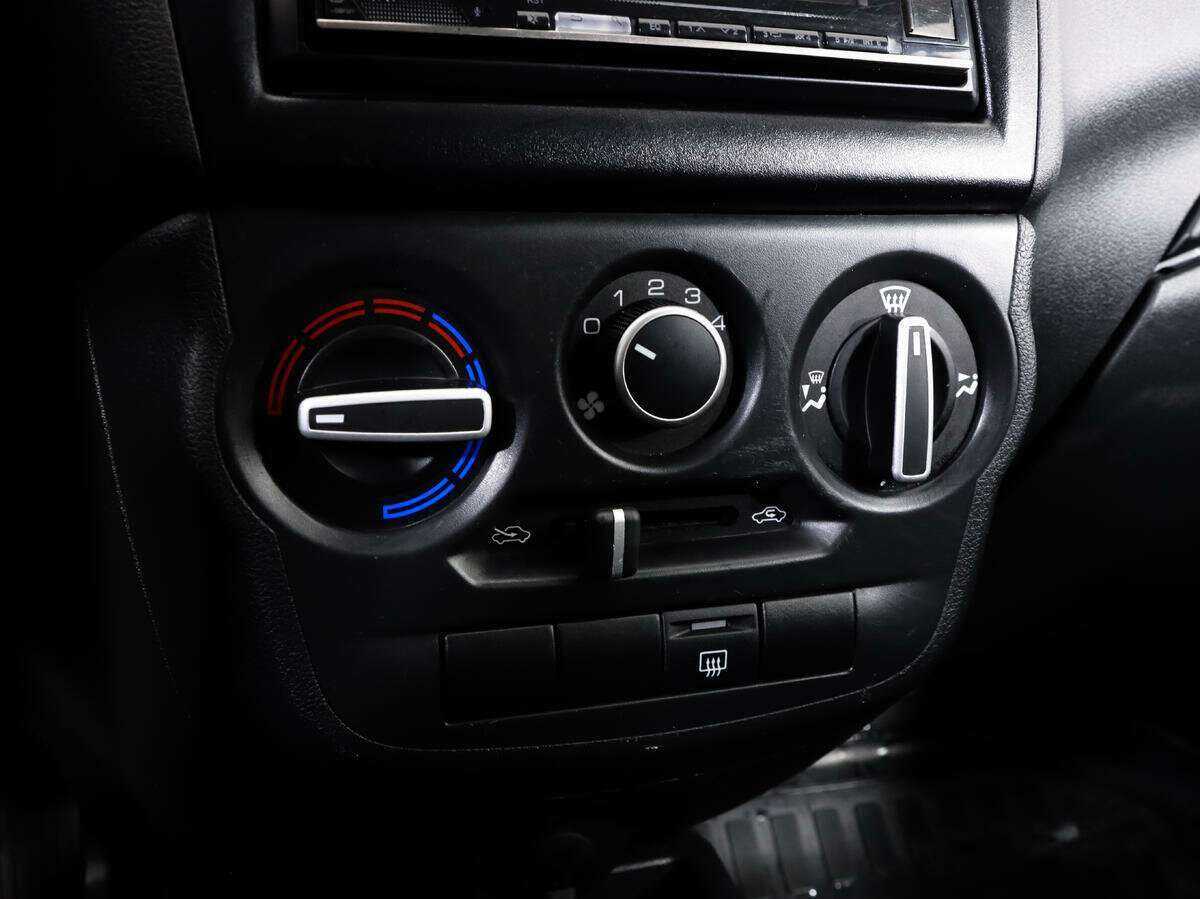 Купить Lada (ВАЗ) Granta с пробегом. Фото: #12