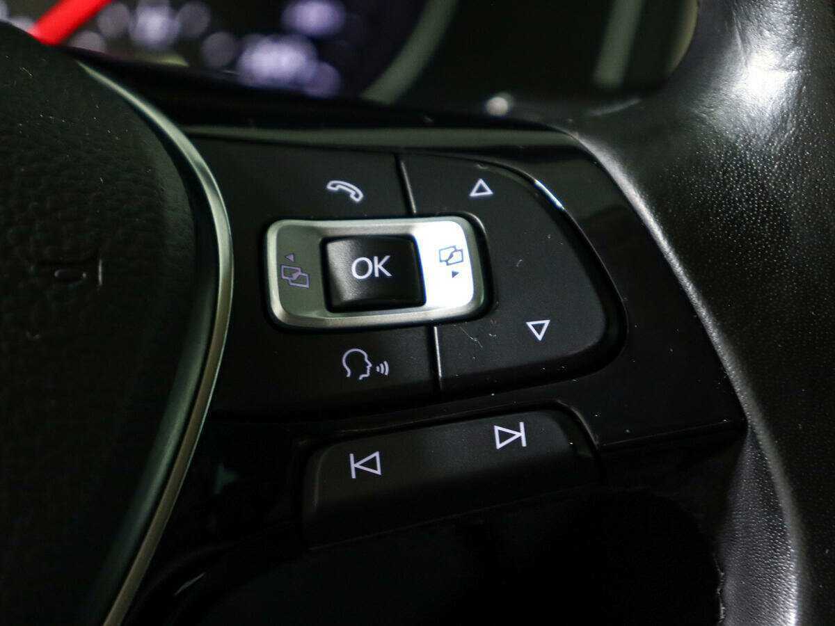 Купить Volkswagen Passat с пробегом. Фото: #18