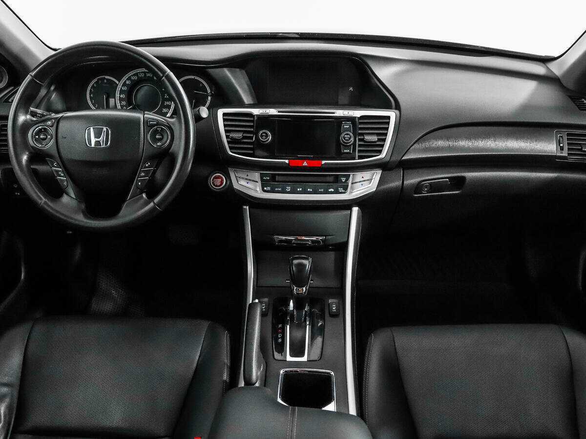 Купить Honda Accord с пробегом. Фото: #11