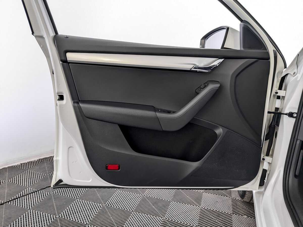 Купить Skoda Octavia с пробегом. Фото: #18