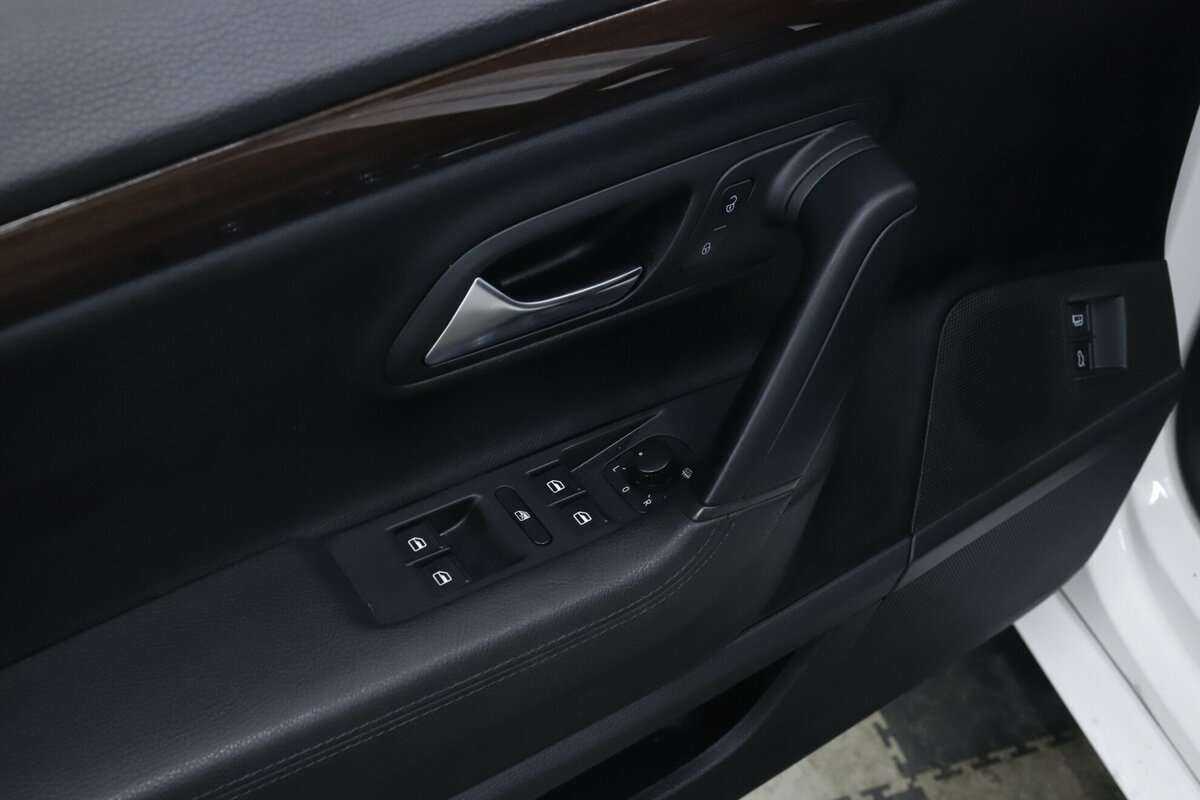 Купить Volkswagen Passat CC с пробегом. Фото: #9