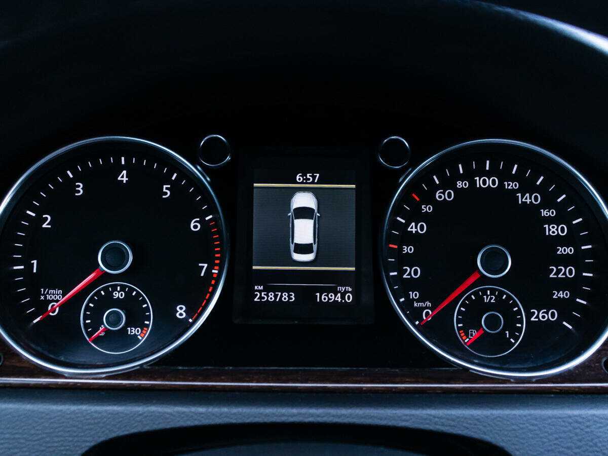 Купить Volkswagen Passat с пробегом. Фото: #11