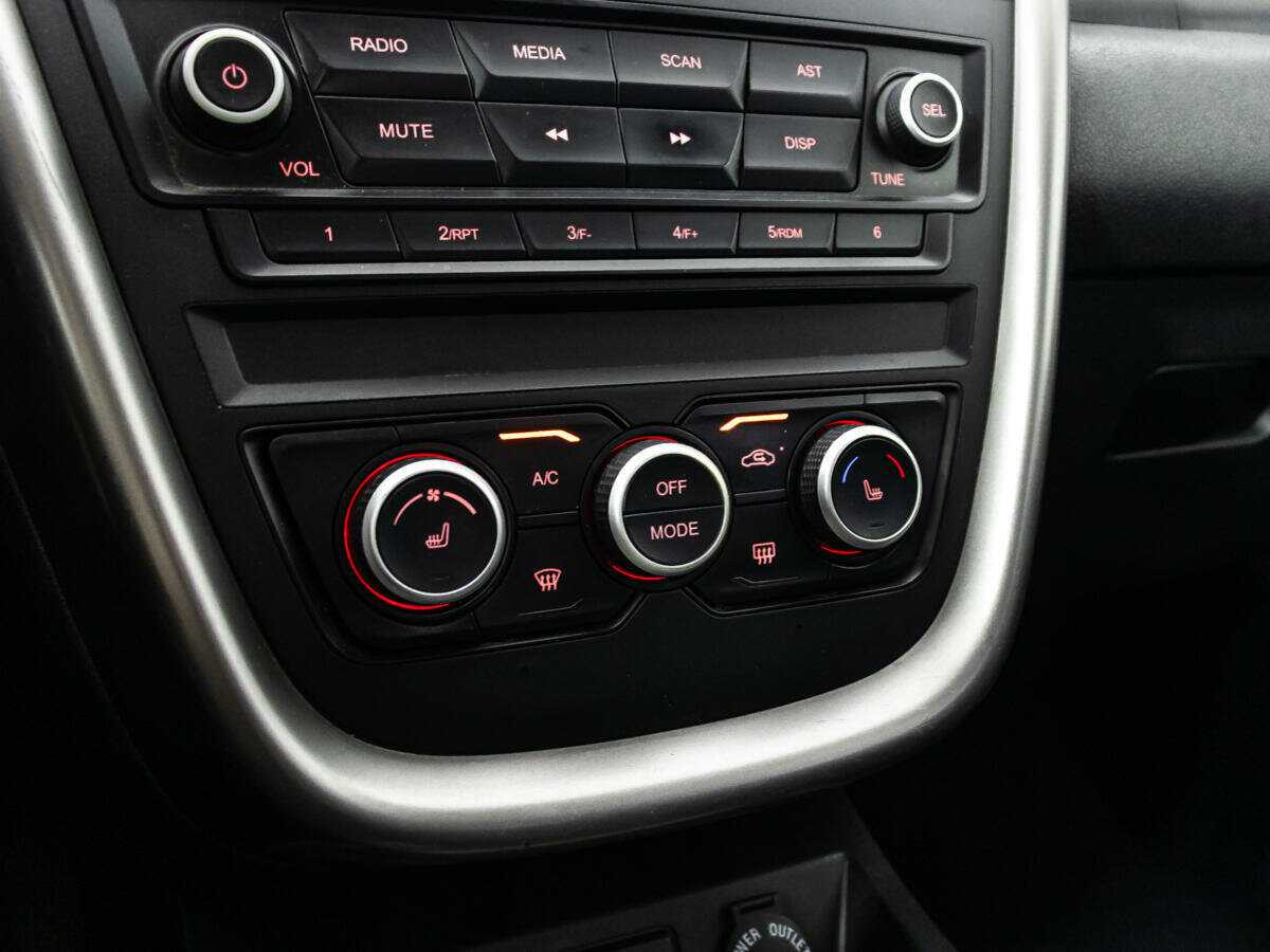 Купить FAW Besturn X80 с пробегом. Фото: #14