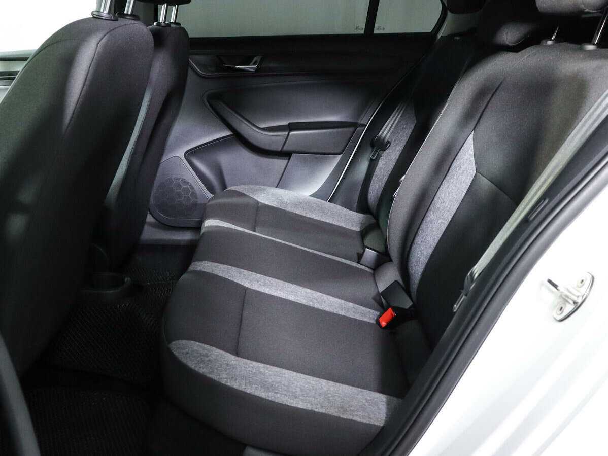 Купить Skoda Rapid с пробегом. Фото: #8