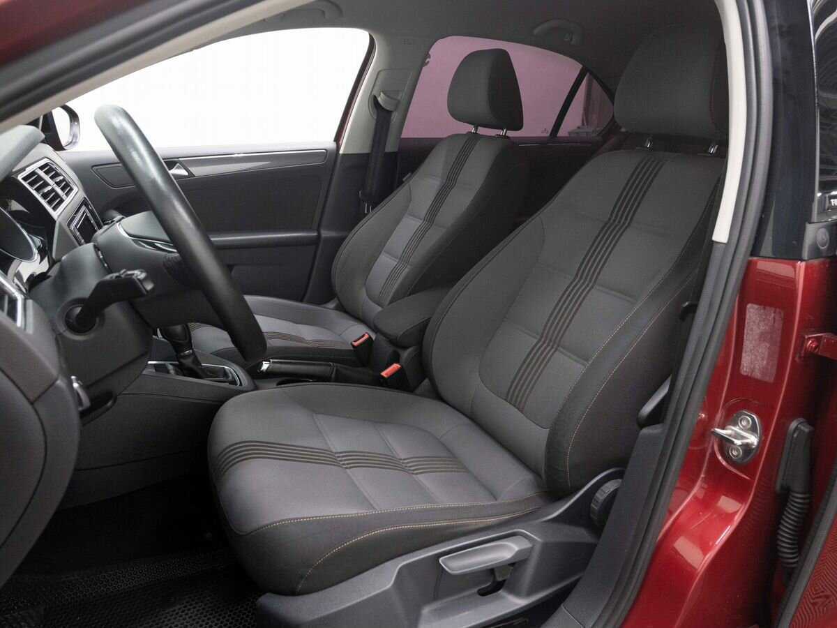 Купить Volkswagen Jetta с пробегом. Фото: #7