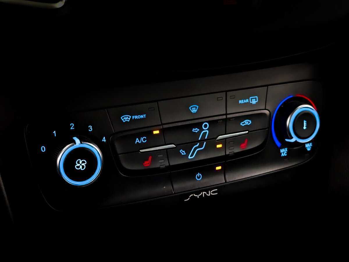 Купить Ford Focus с пробегом. Фото: #24