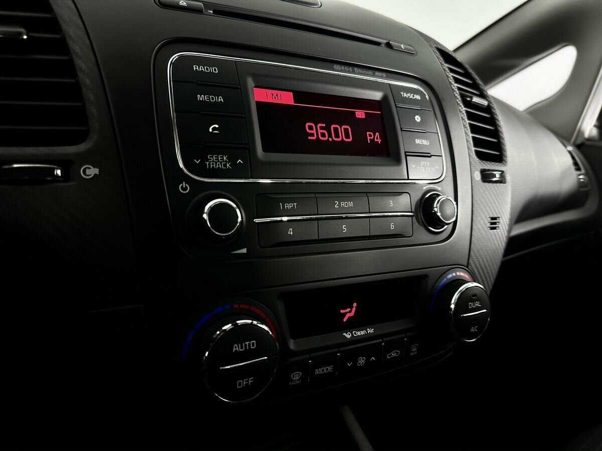 Купить Kia Cerato с пробегом. Фото: #8
