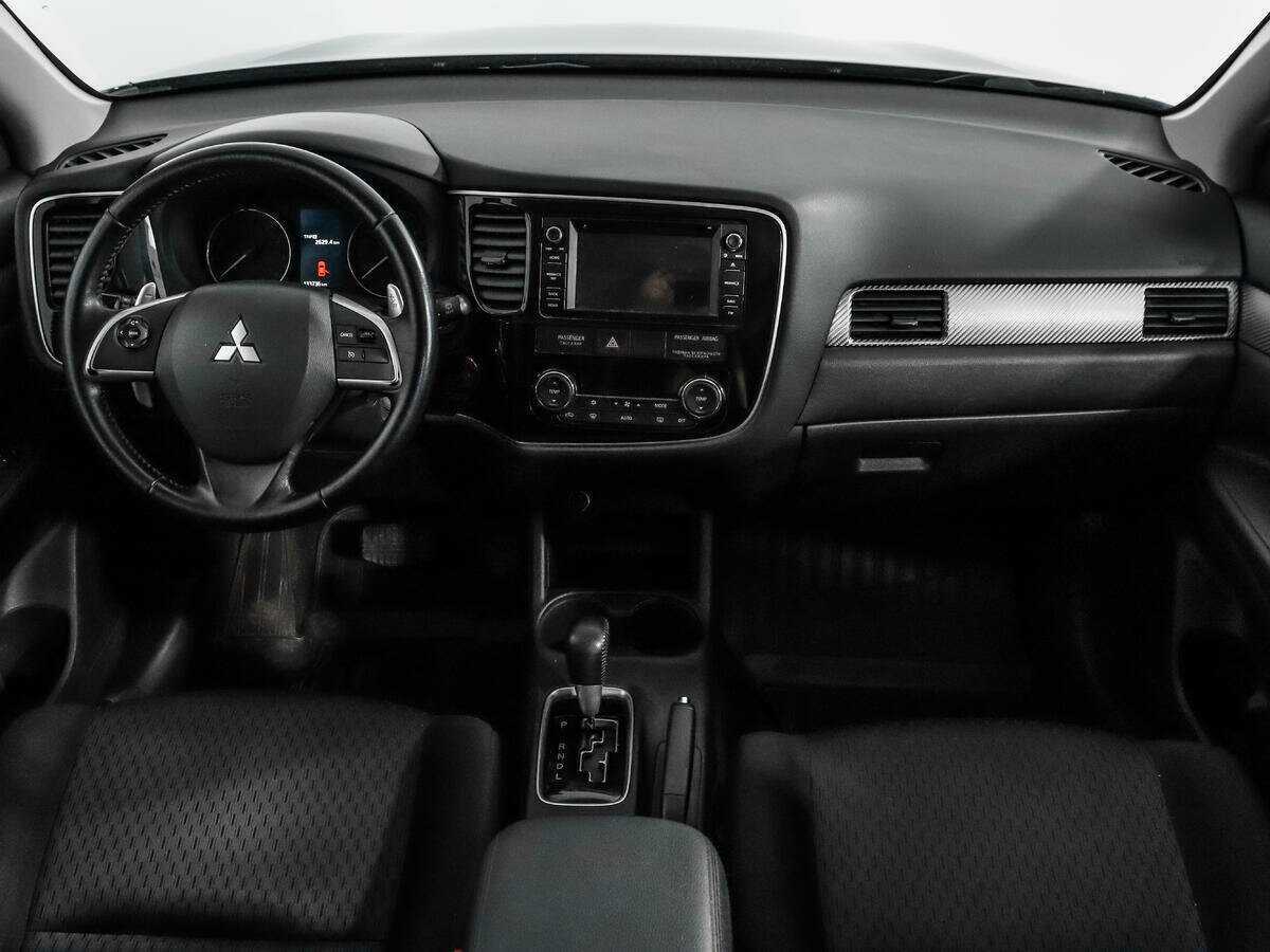 Купить Mitsubishi Outlander с пробегом. Фото: #11