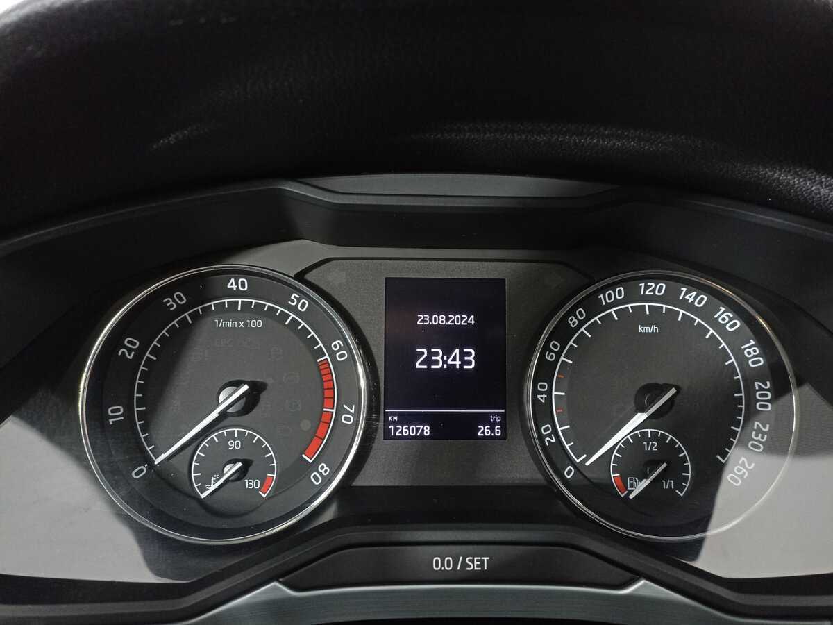 Купить Skoda Superb с пробегом. Фото: #10