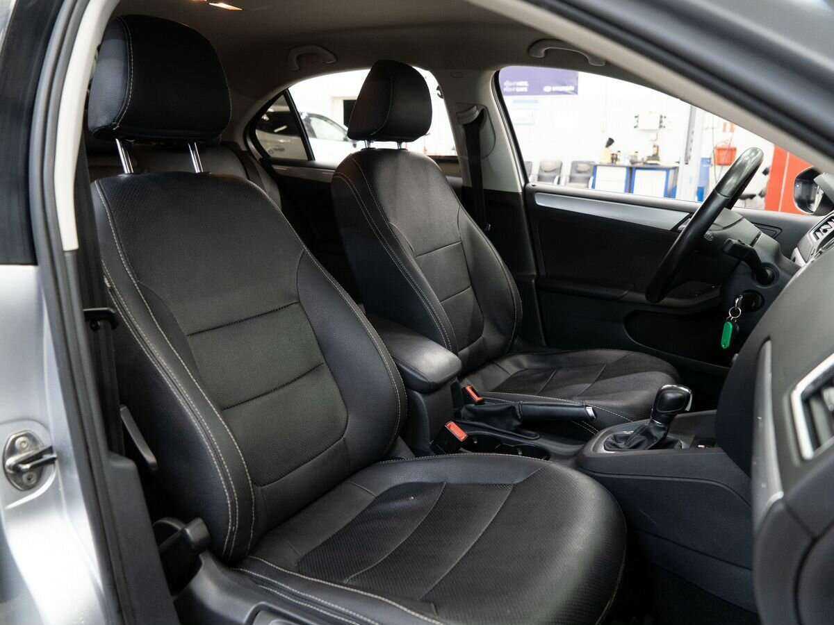 Купить Volkswagen Jetta с пробегом. Фото: #9