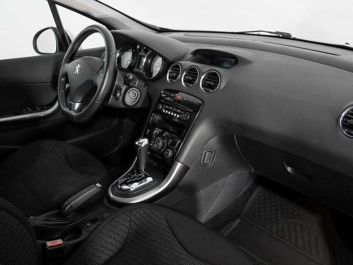 Купить Peugeot 308 с пробегом. Фото: #10