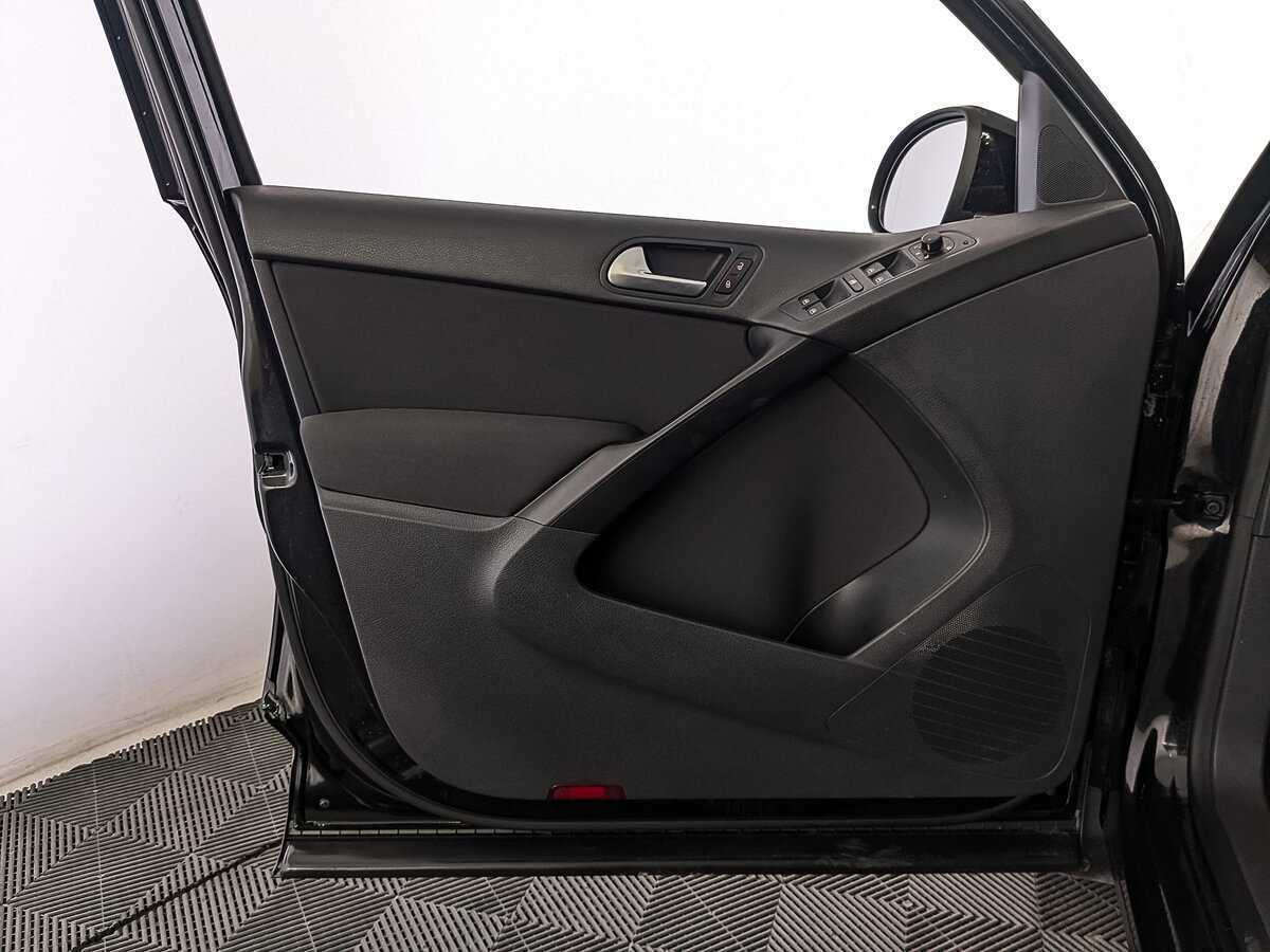Купить Volkswagen Tiguan с пробегом. Фото: #18