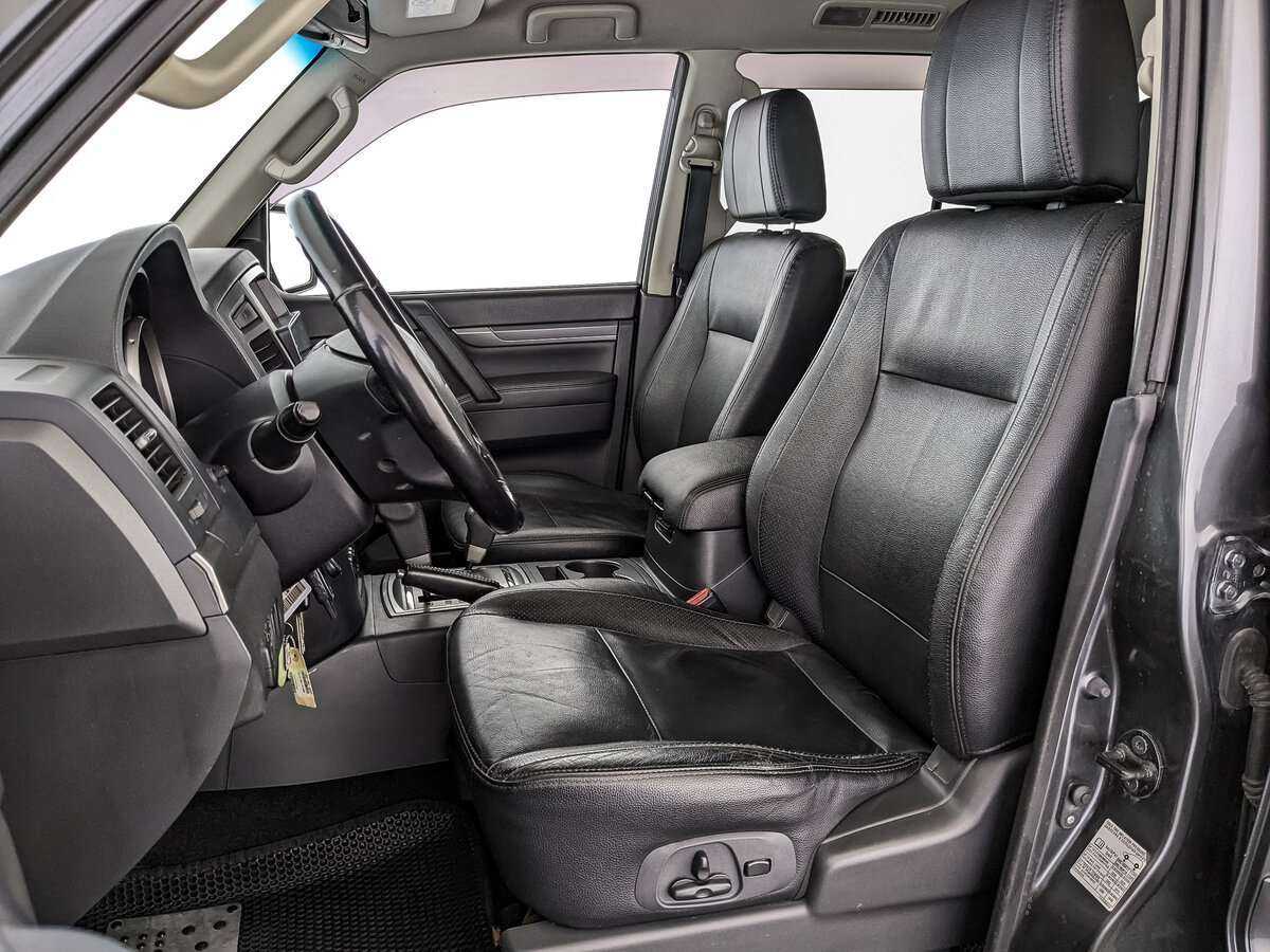 Купить Mitsubishi Pajero с пробегом. Фото: #19