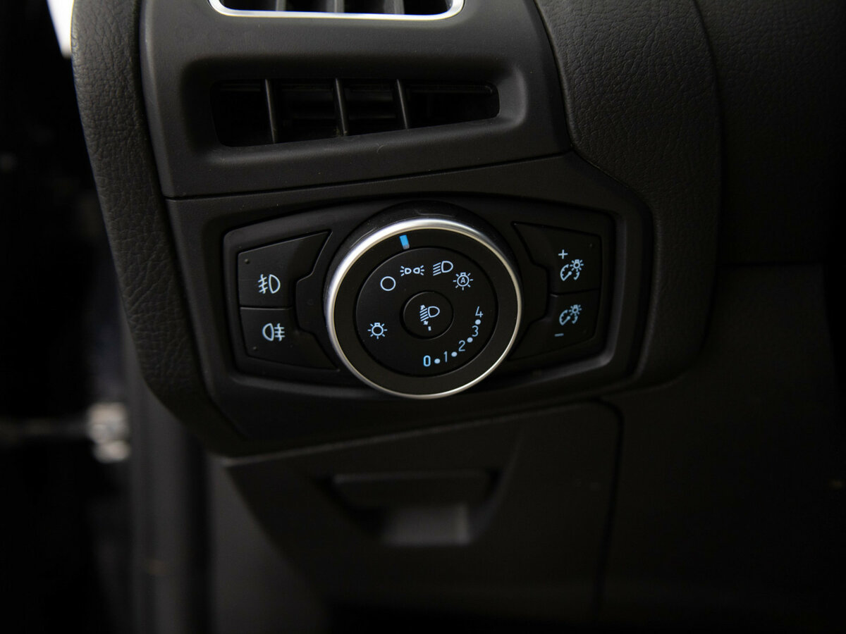 Купить Ford Focus с пробегом. Фото: #16