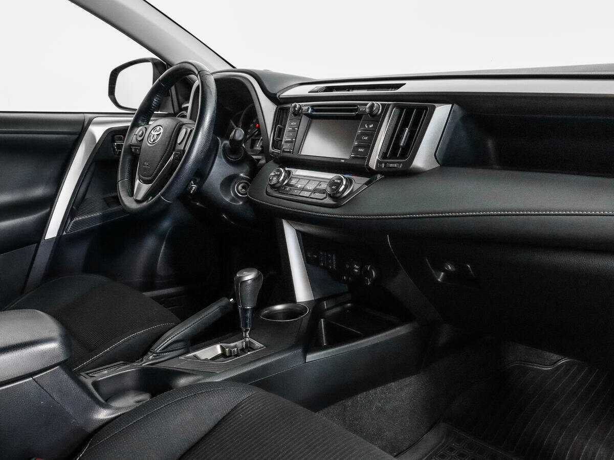 Купить Toyota RAV4 с пробегом. Фото: #10