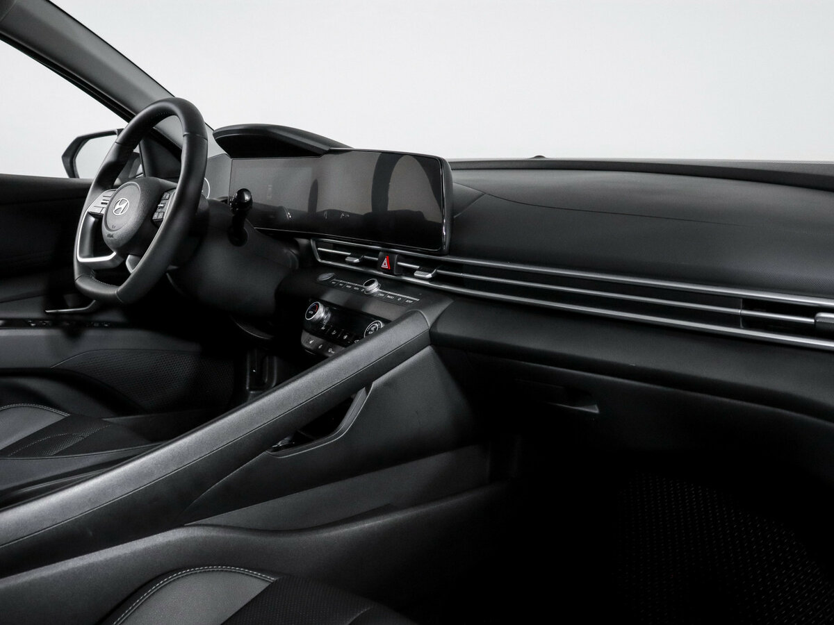 Купить Hyundai Elantra с пробегом. Фото: #8