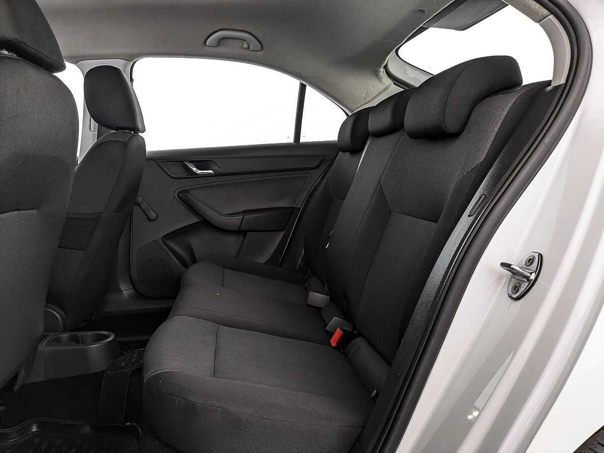 Купить Skoda Rapid с пробегом. Фото: #17
