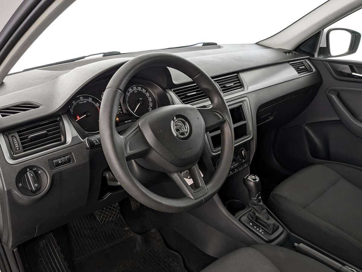 Купить Skoda Rapid с пробегом. Фото: #10