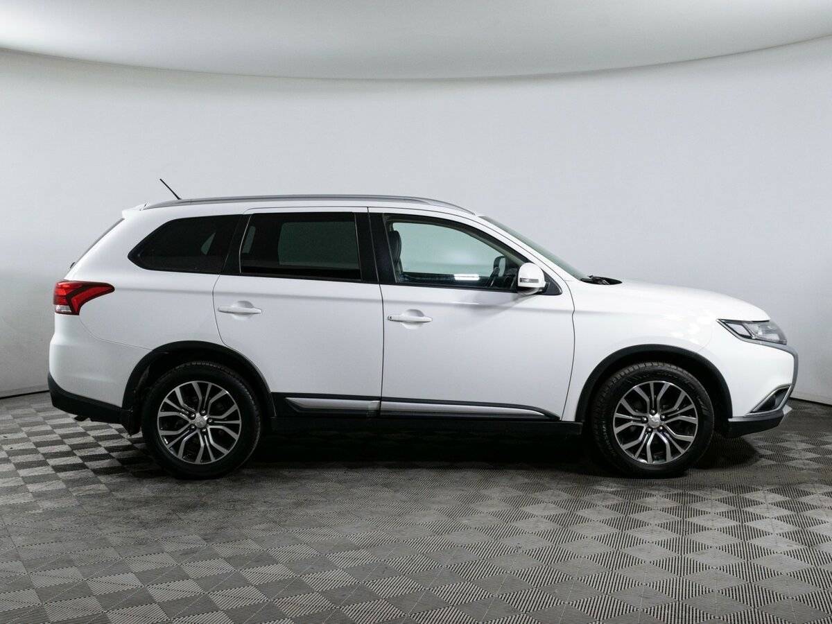 Купить Mitsubishi Outlander с пробегом. Фото: #3