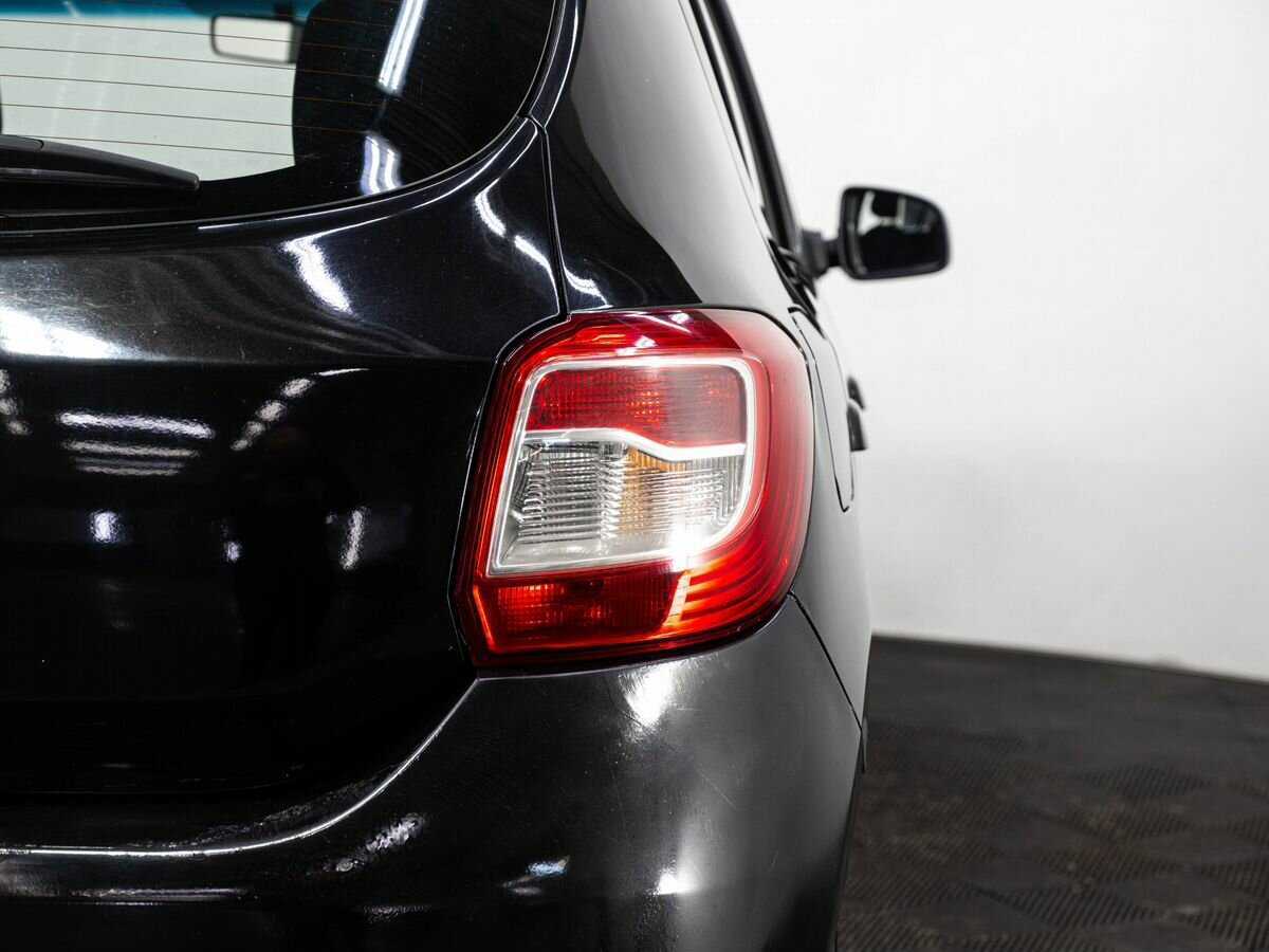 Купить Renault Sandero с пробегом. Фото: #4