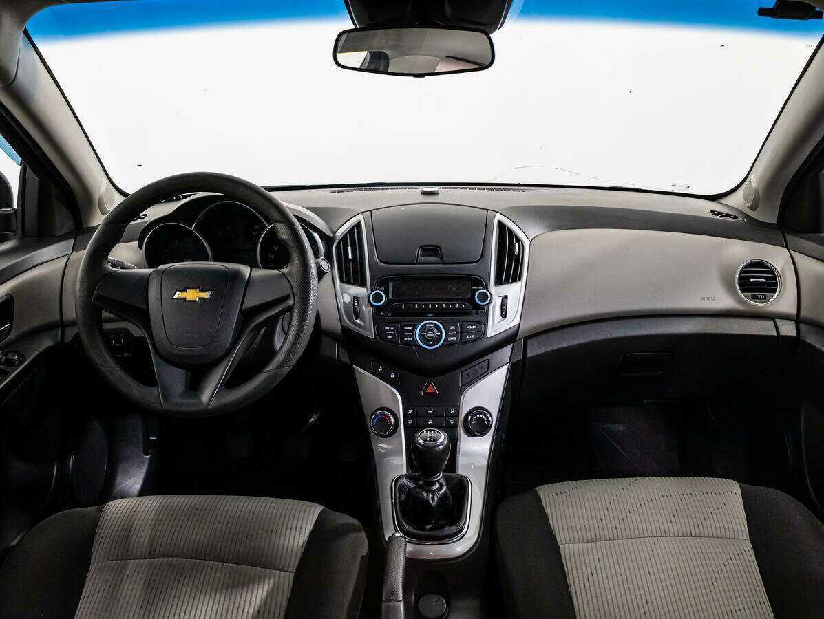 Купить Chevrolet Cruze с пробегом. Фото: #12