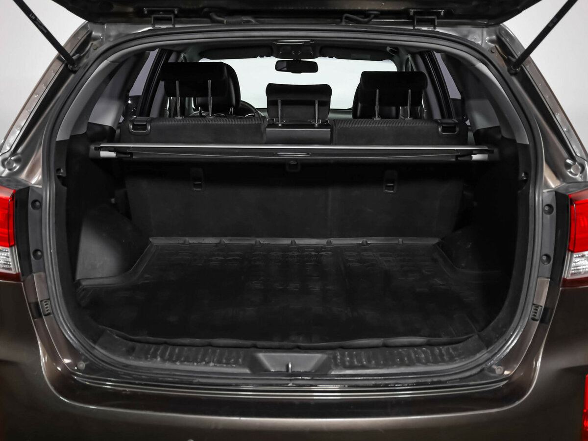 Купить Kia Sorento с пробегом. Фото: #23