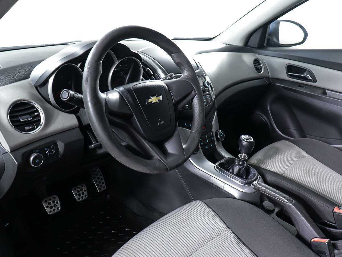 Купить Chevrolet Cruze с пробегом. Фото: #14