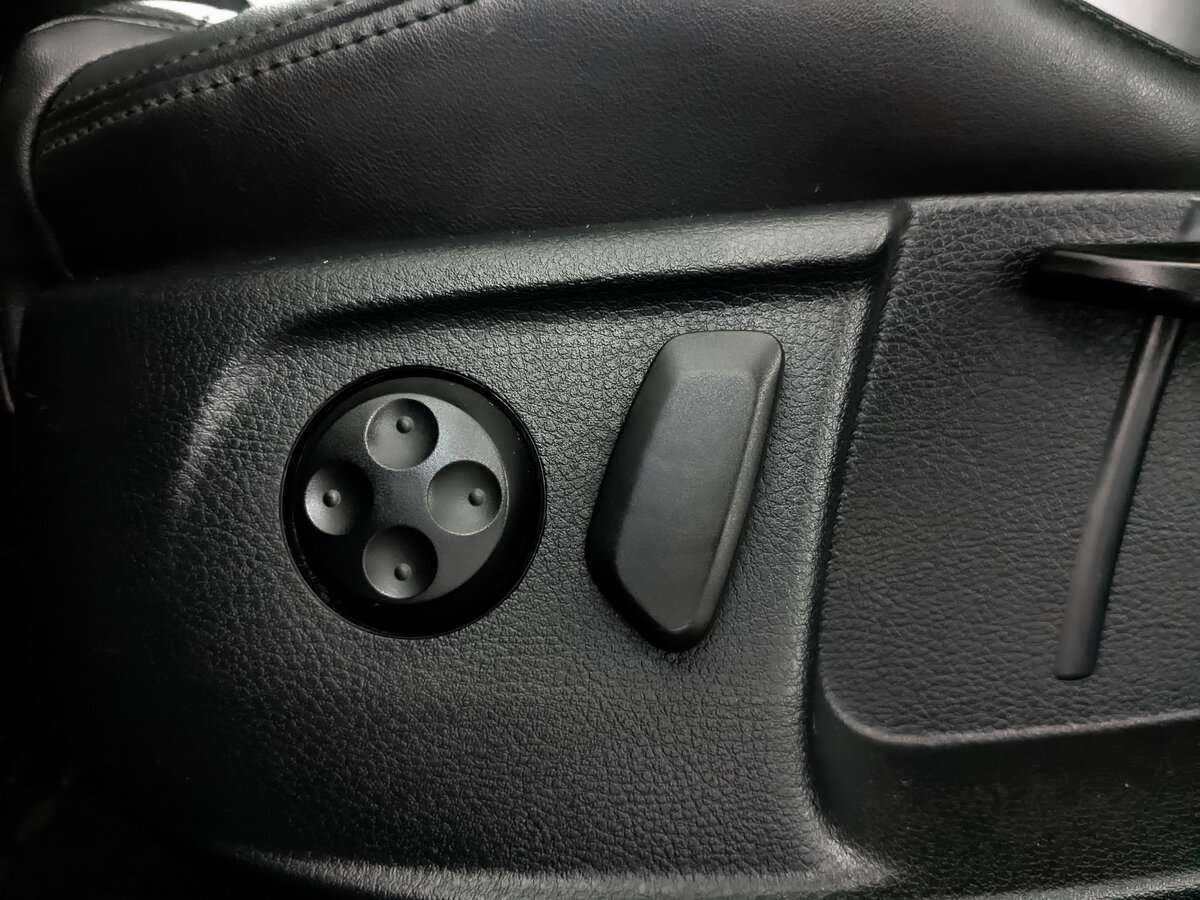 Купить Volkswagen Passat CC с пробегом. Фото: #18