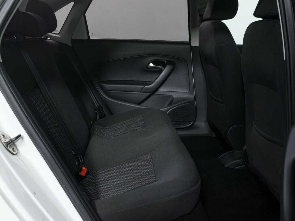 Купить Volkswagen Polo с пробегом. Фото: #9