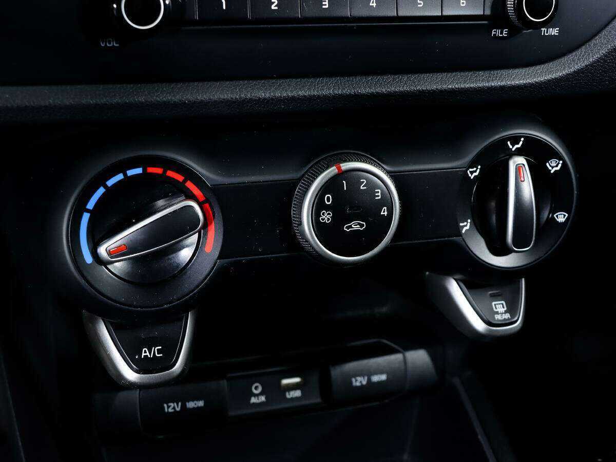 Купить Kia Rio с пробегом. Фото: #13