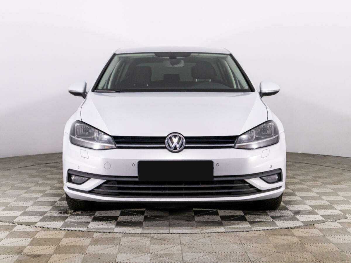 Купить Volkswagen Golf с пробегом. Фото: #1
