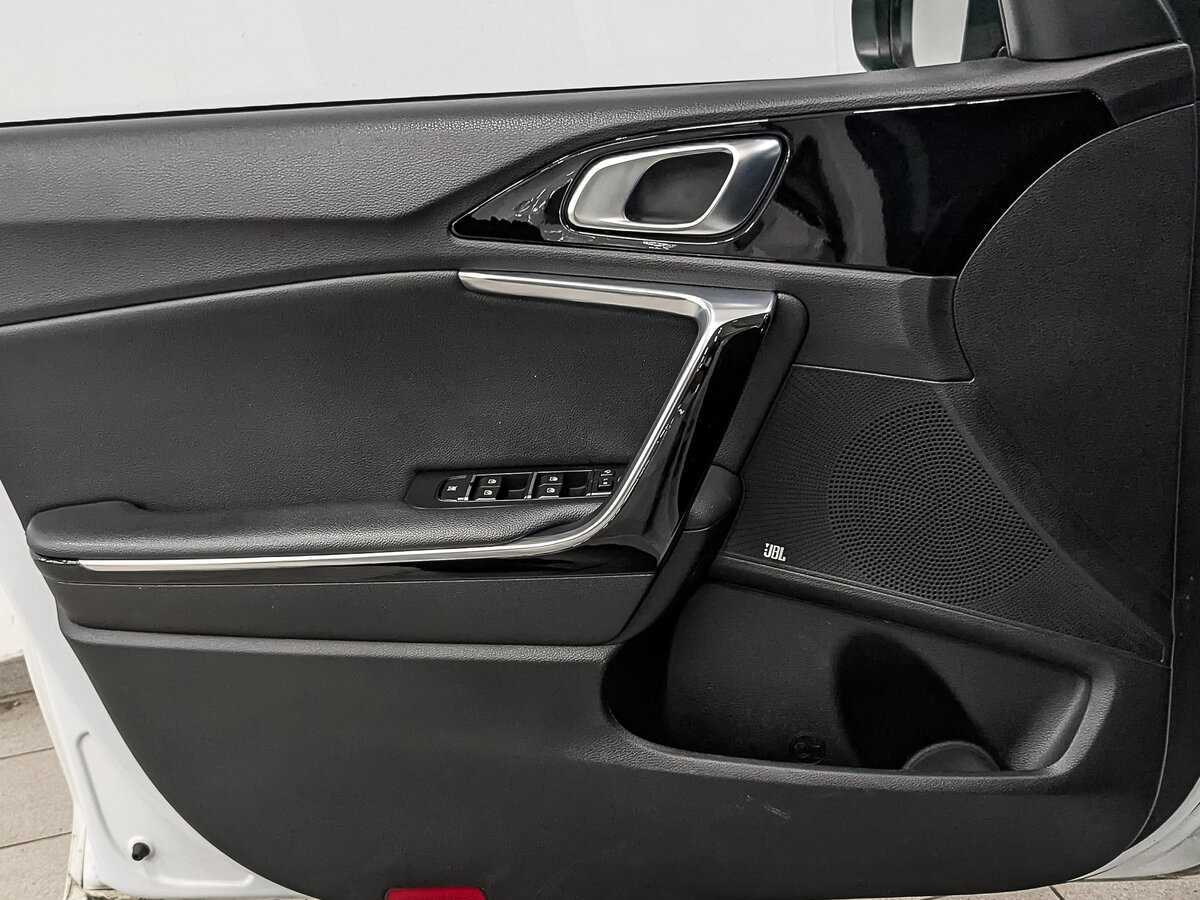 Купить Kia Ceed с пробегом. Фото: #14