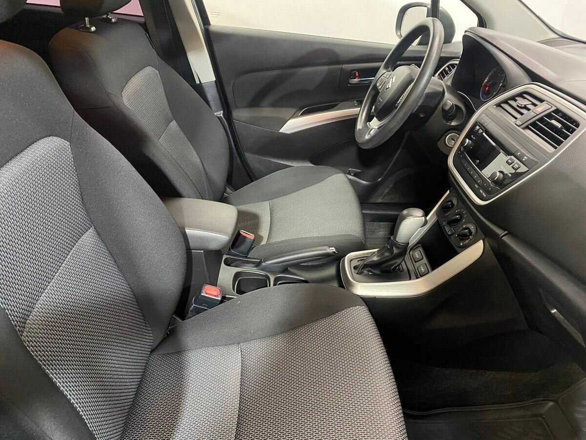 Купить Suzuki SX4 с пробегом. Фото: #9