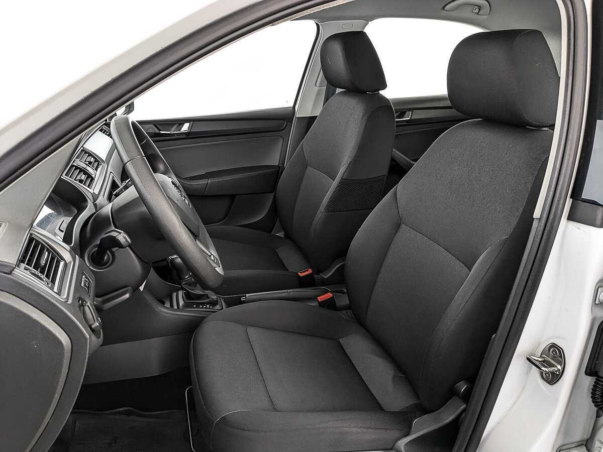 Купить Skoda Rapid с пробегом. Фото: #17