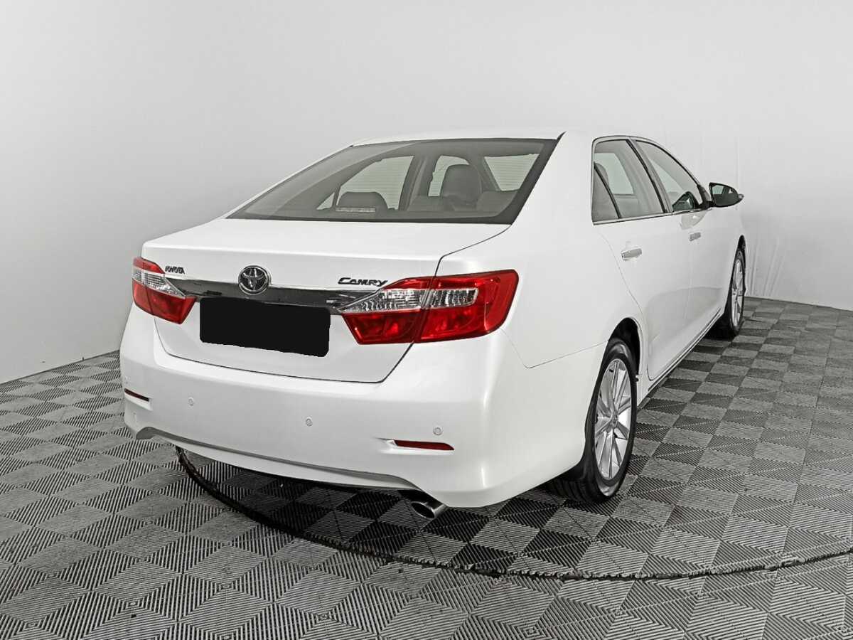 Купить Toyota Camry с пробегом. Фото: #3
