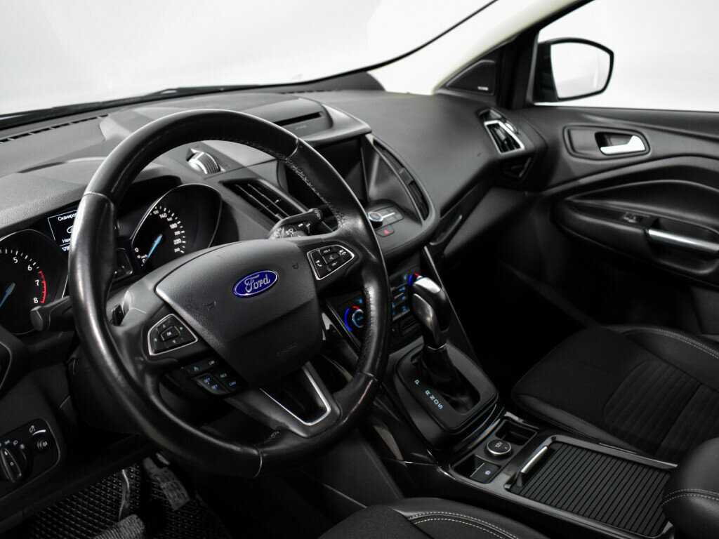 Купить Ford Kuga с пробегом. Фото: #8