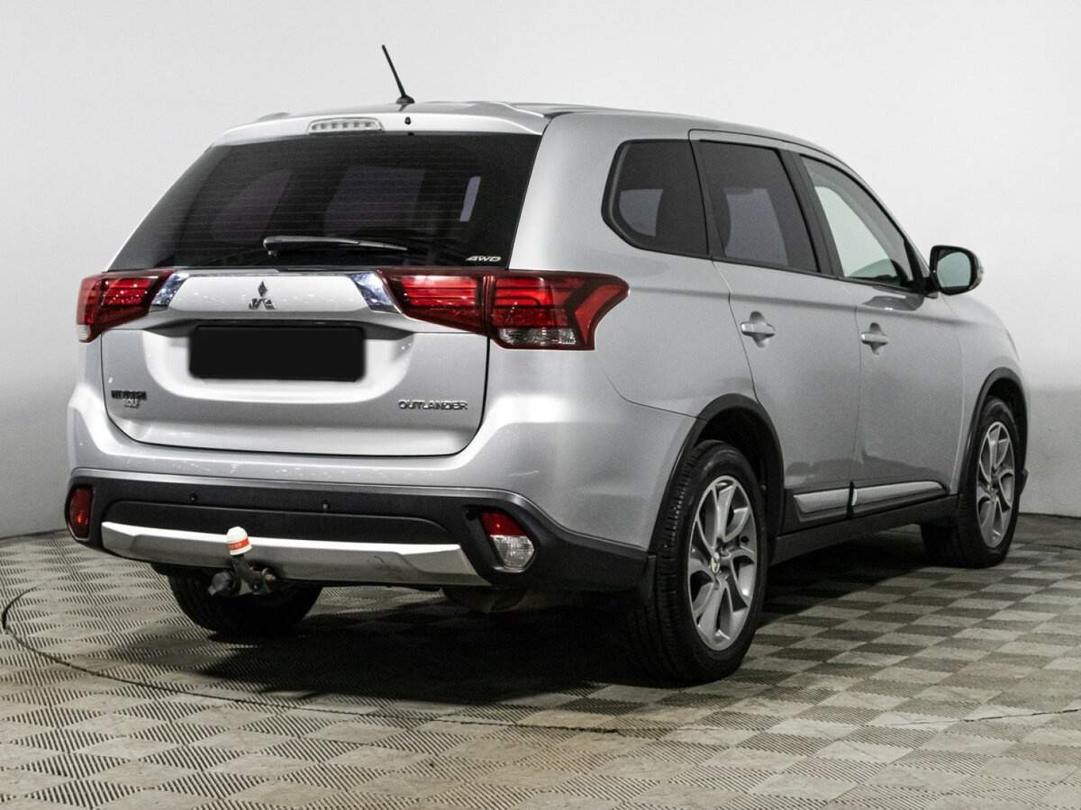 Купить Mitsubishi Outlander с пробегом. Фото: #4