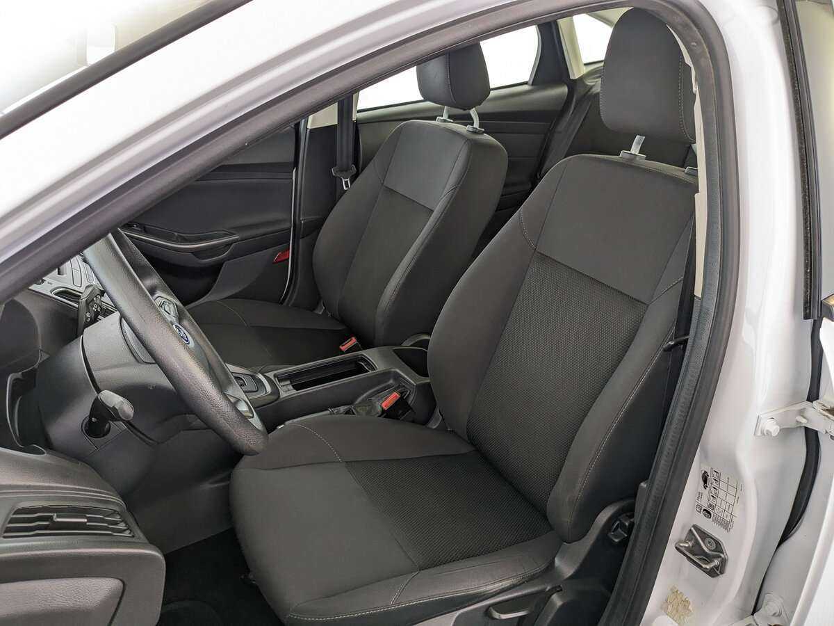 Купить Ford Focus с пробегом. Фото: #15