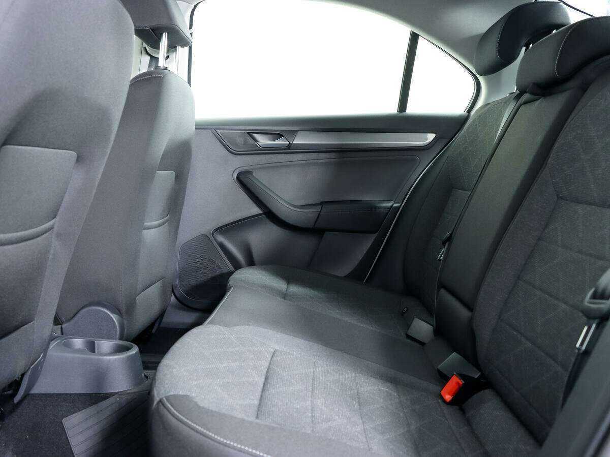 Купить Volkswagen Polo с пробегом. Фото: #10