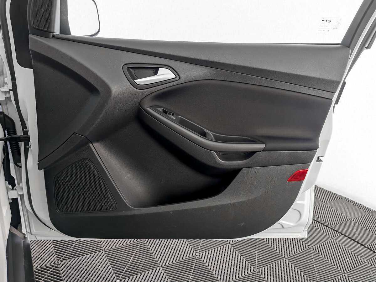 Купить Ford Focus с пробегом. Фото: #19