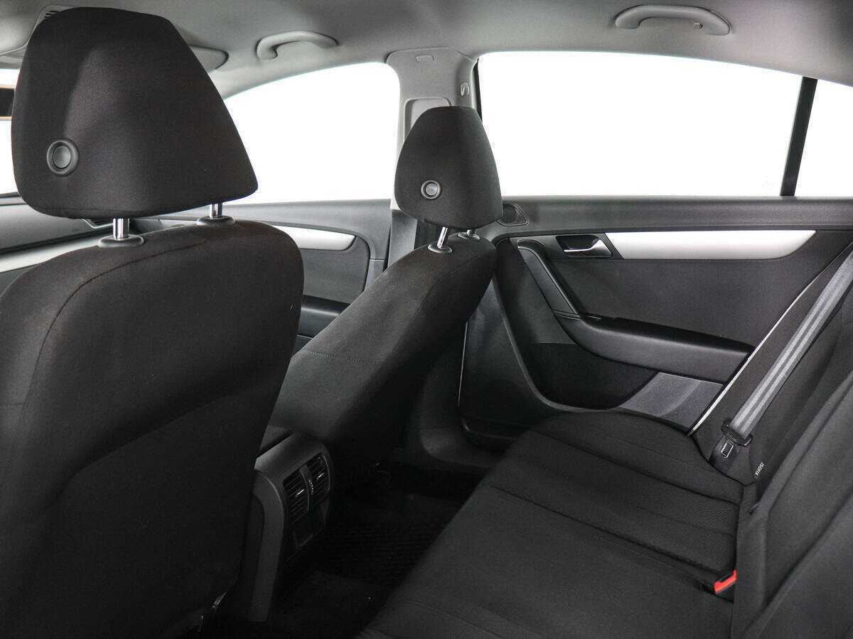 Купить Volkswagen Passat с пробегом. Фото: #11