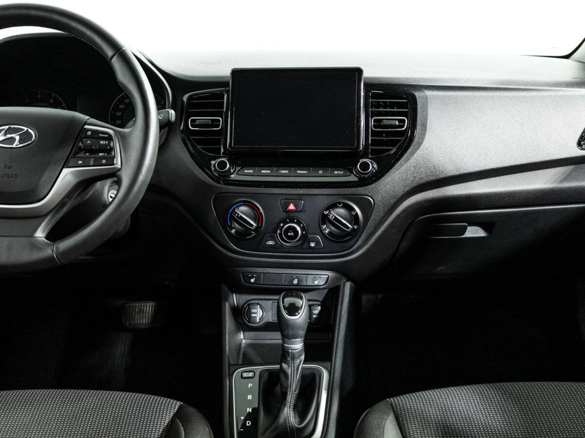 Купить Hyundai Solaris с пробегом. Фото: #13